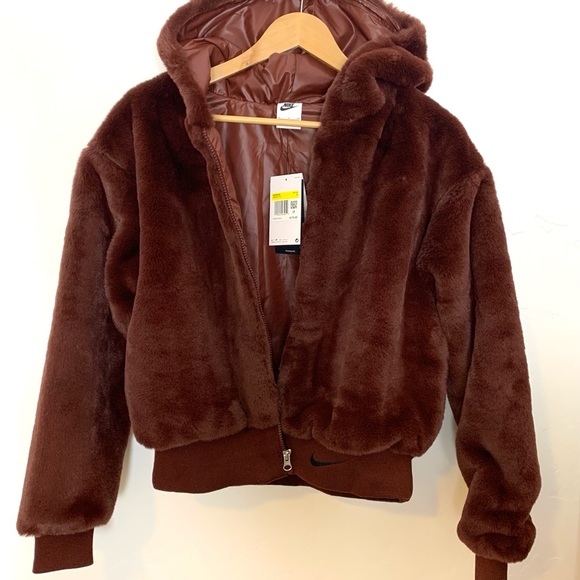 🏷 NWT Nike Sportwear Essential Faux Fur Jacket Bronze Eclipse SM - Retails $175 - Picture 5 of 9